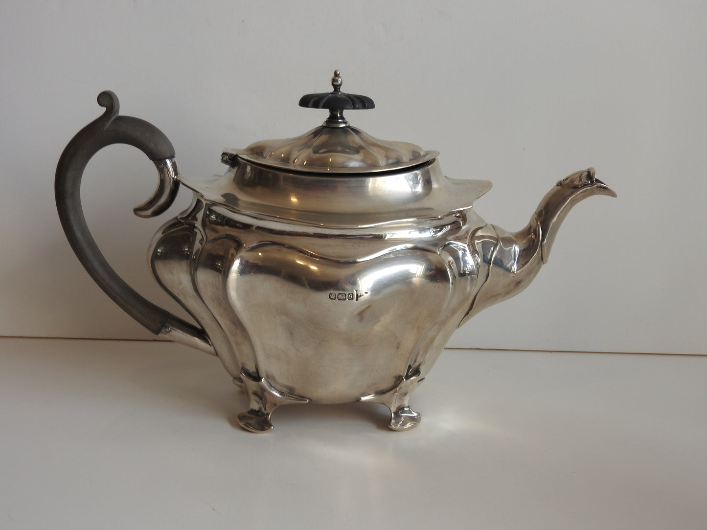 Sterling Silver Teapot Walker & Hall Sheffield Teapot 1910 699 grams