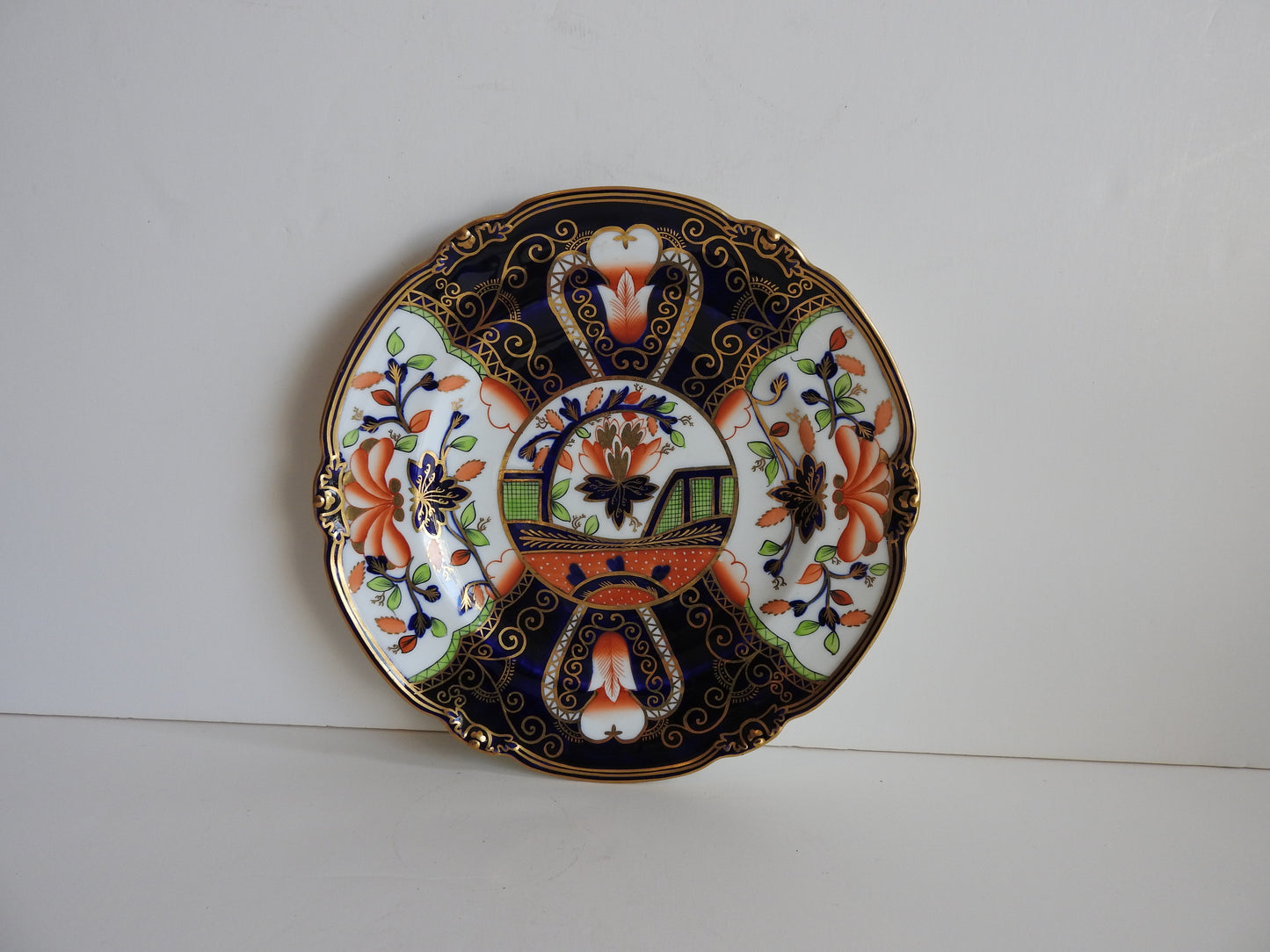 Royal Crown Derby lmari Display plate Pattern B8736